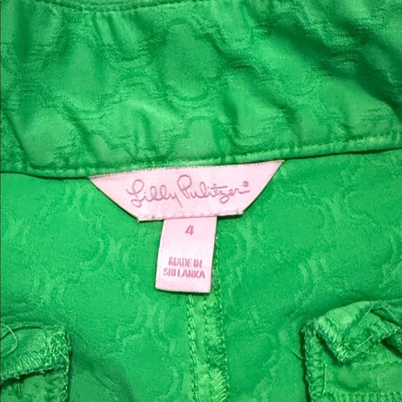 Lilly Pulitzer Vibrant Green Patterned Shorts - Picture 3 of 7